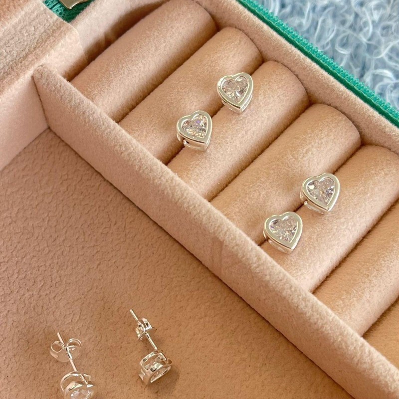 BRINCO CORAÇÃO COM ZIRCONIA PRATA 925
