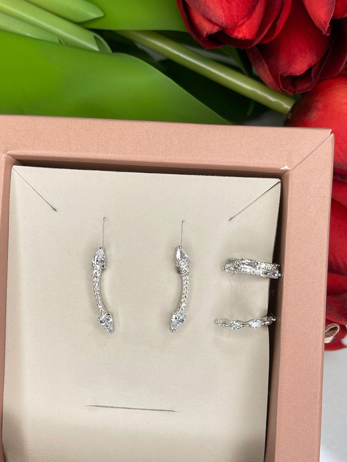 BRINCO MINI EARCUFF CRISTAIS